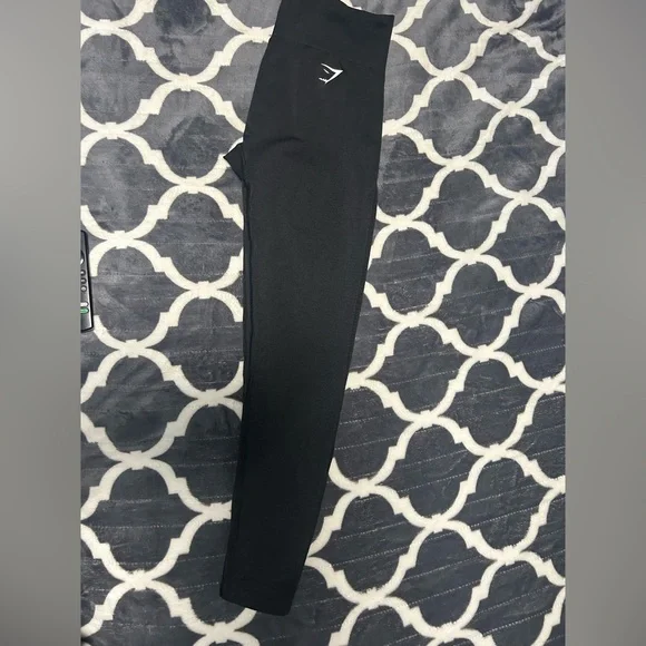 Gymshark women’s  Charcoal Leggings - Picture 3 of 4